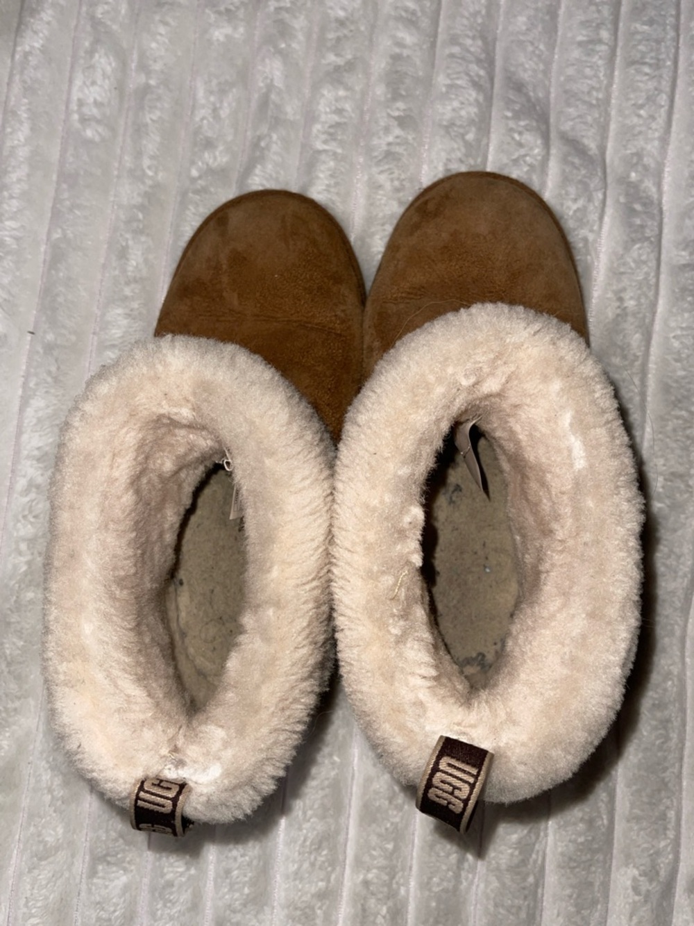 UGG Kids Fluff Mini Quilted Boots | Size 3 Kids - Picture 6 of 11